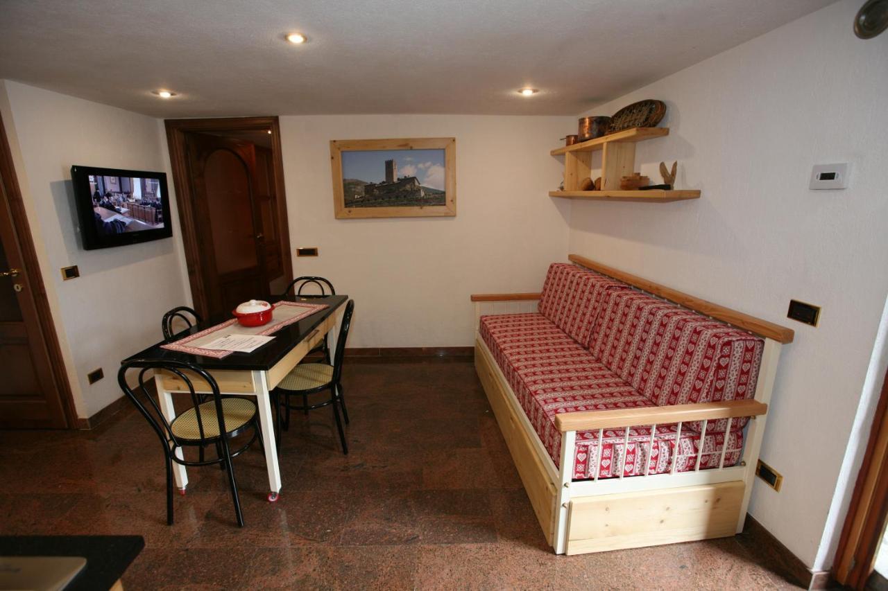 Suite Del Villaggio Sarre Eksteriør bilde