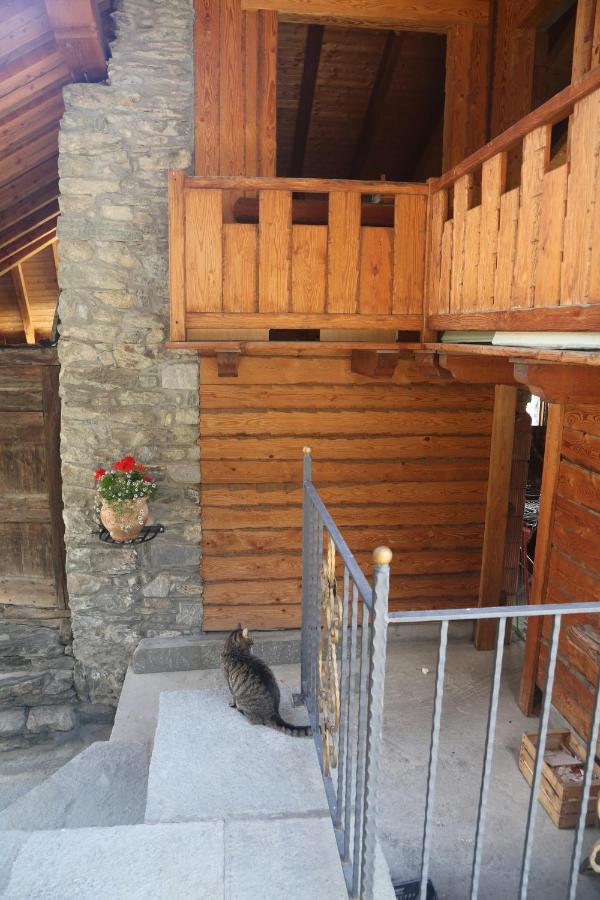 Suite Del Villaggio Sarre Eksteriør bilde
