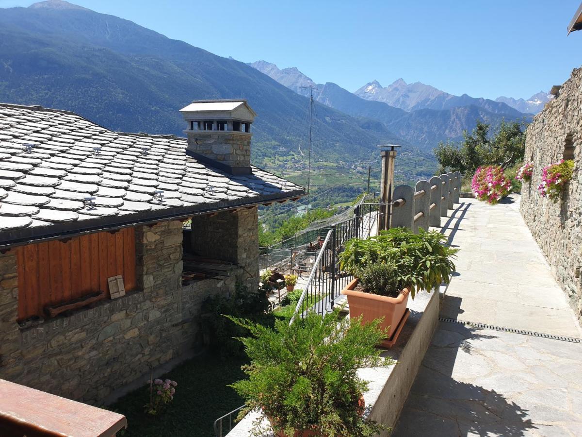 Suite Del Villaggio Sarre Eksteriør bilde