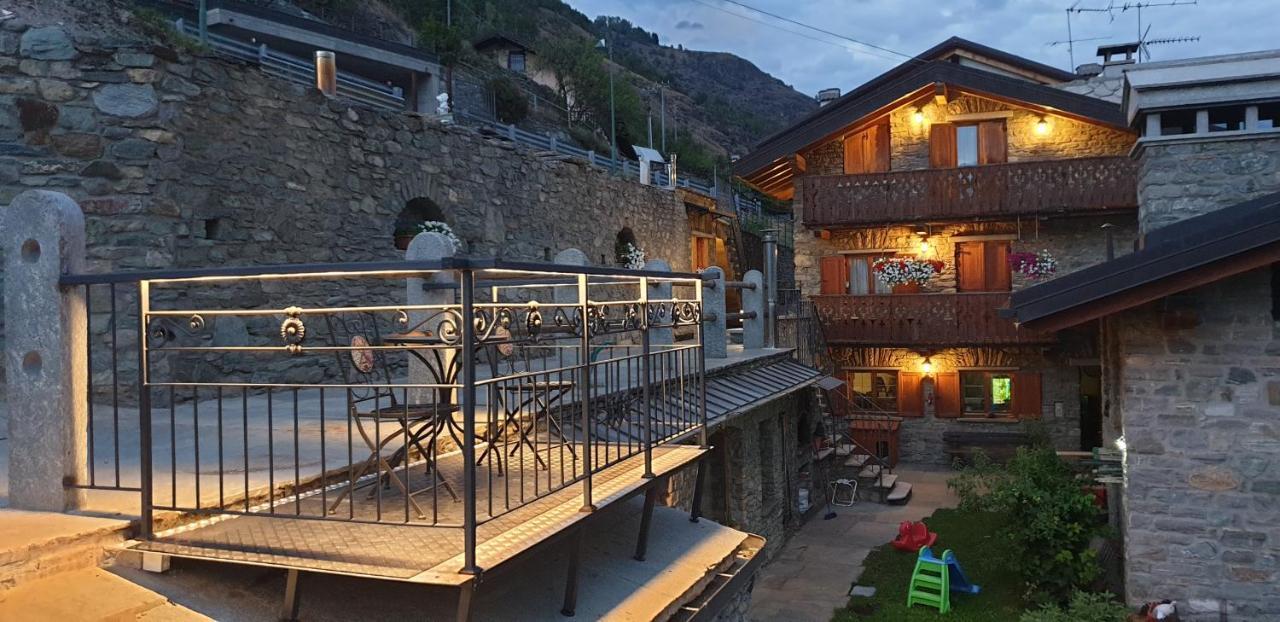 Suite Del Villaggio Sarre Eksteriør bilde